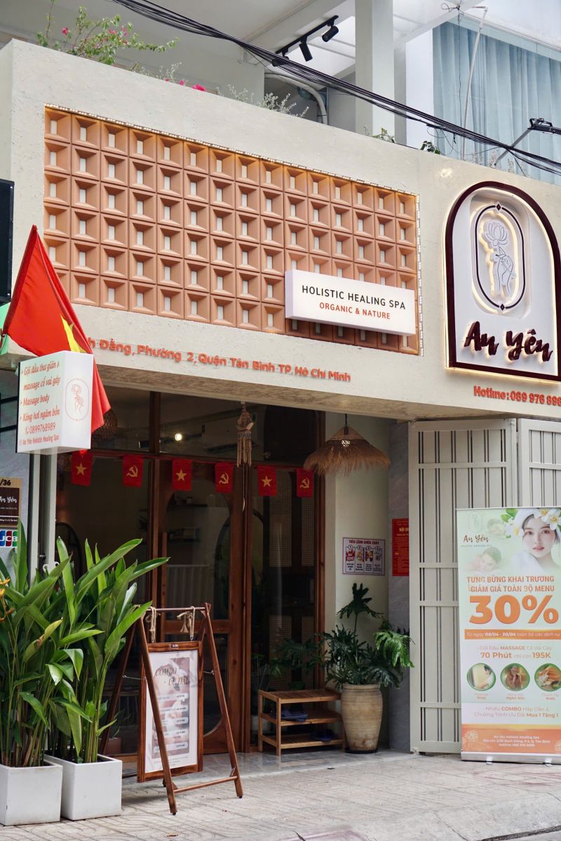 Địa chỉ: 2/36 Bạch Đằng, Phường 2, Quận Tân Bình 📞 Hotline: 089 976 8989 🌐 Website: https://anyenholistichealing.com/ 📲 Fanpage/Facebook: An Yên Holistic Healing Spa 🕒 Giờ hoạt động: 9:30 – 21:00 (Tất cả các ngày trong tuần)
